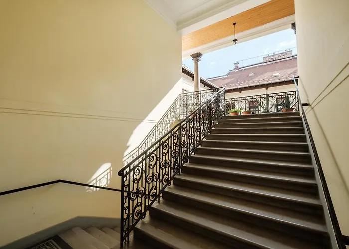 Andrassy Garden Apartment In Center